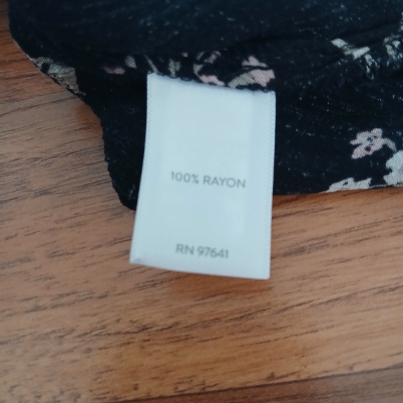 J. Jill Women's Size Large Black Floral Blouse - Picture 6 of 7